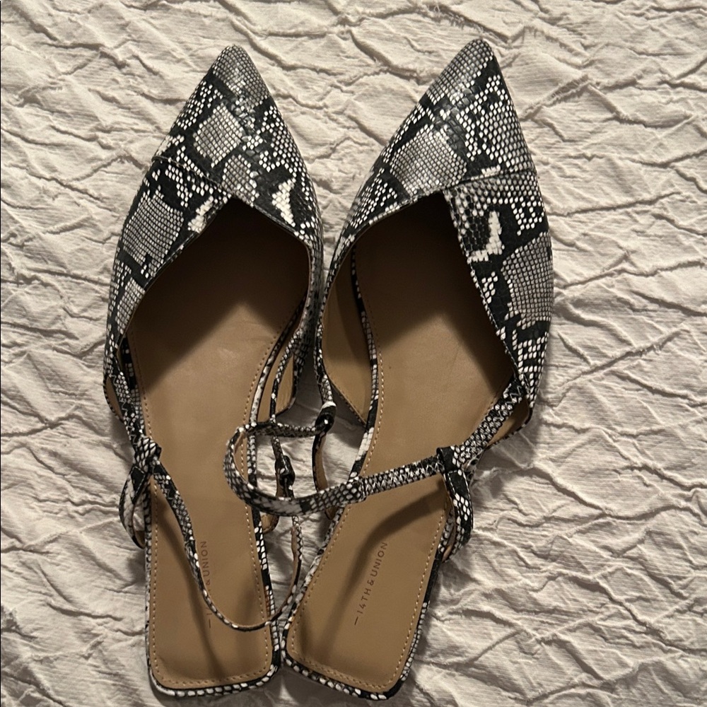 14th & Union Snakeskin Pattern Flats